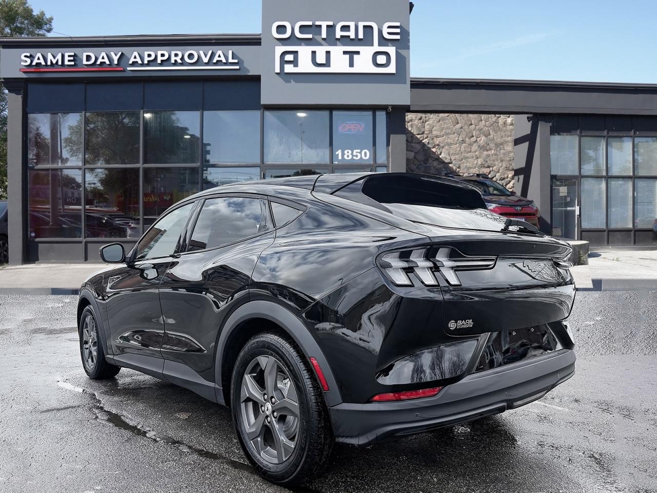 2022 Ford Mustang Mach-E Select Photo3