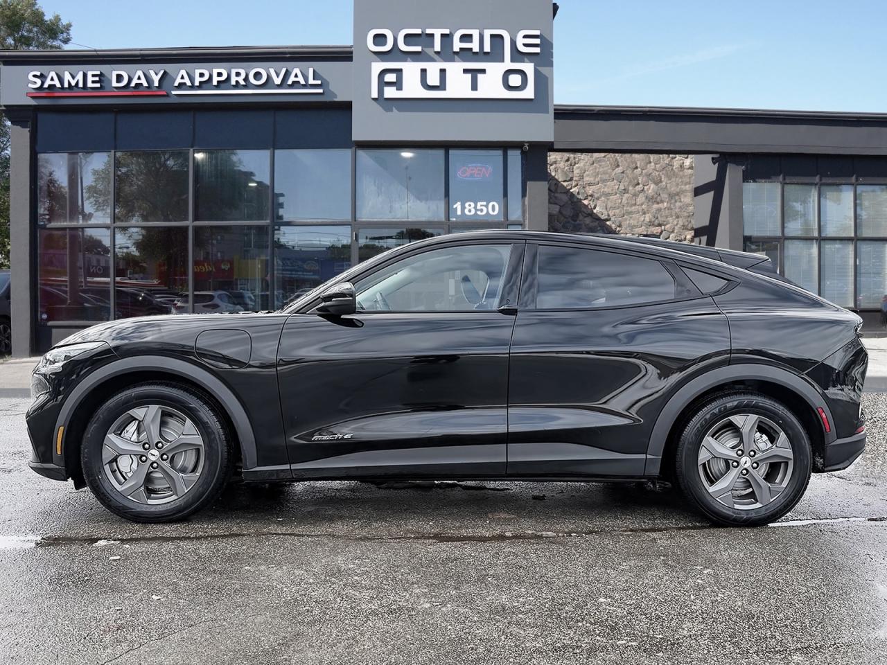 2022 Ford Mustang Mach-E Select Photo2