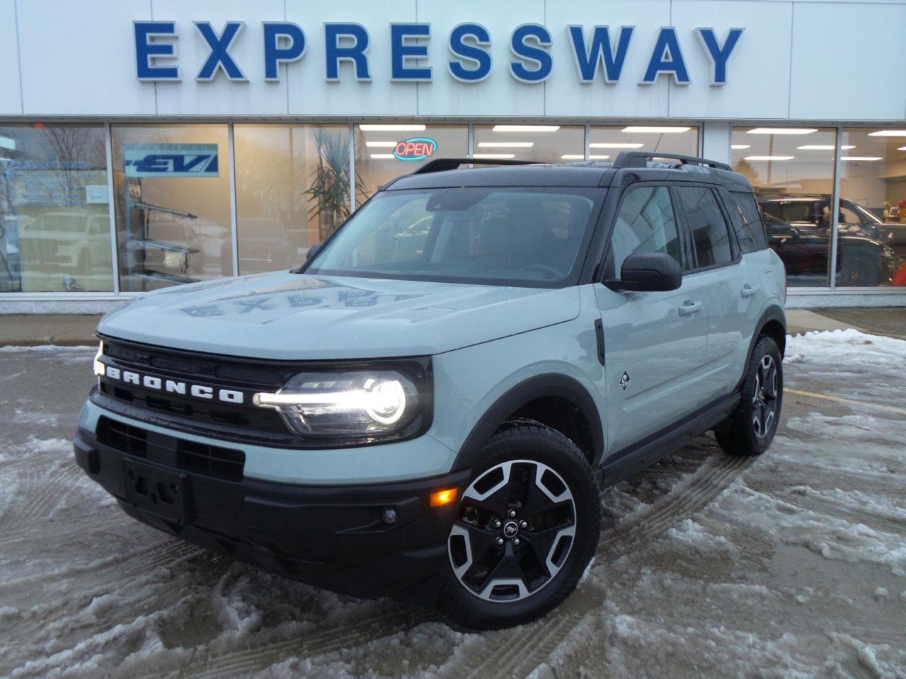 2021 Ford Bronco OUTERBANKS, LEATHER, COPILOT PACK, FACTORY TOW! Photo0