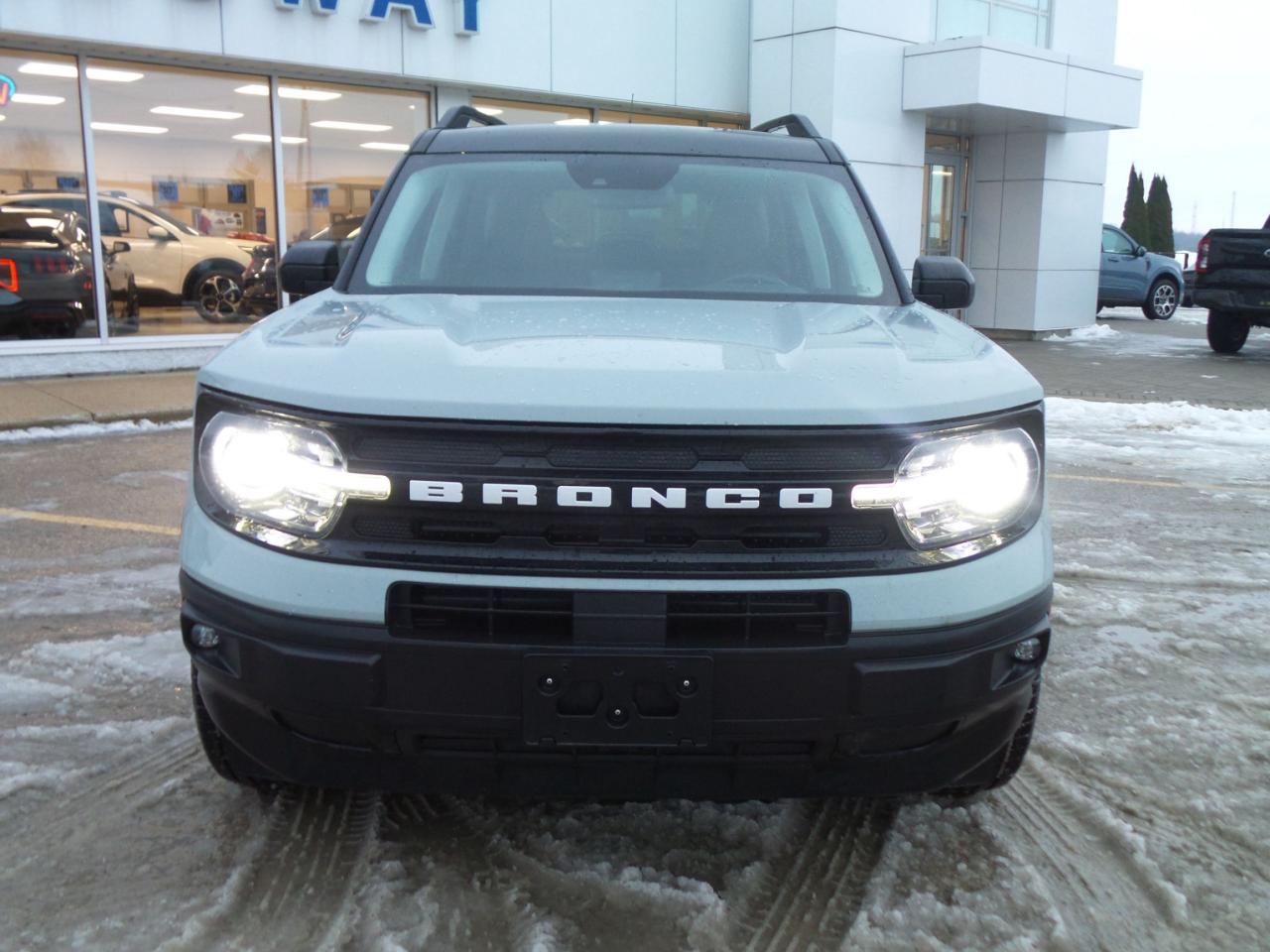 2021 Ford Bronco OUTERBANKS, LEATHER, COPILOT PACK, FACTORY TOW! Photo1