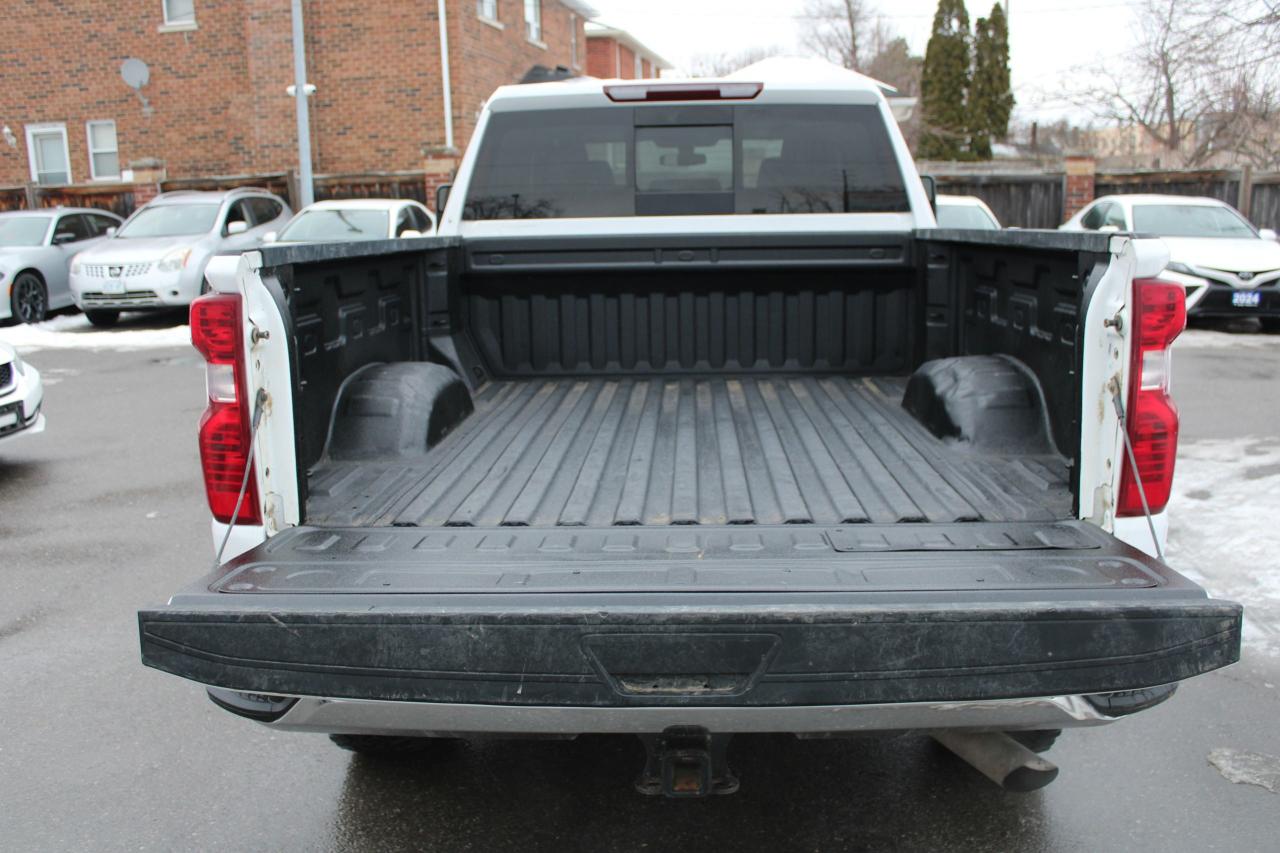 2022 Chevrolet Silverado 3500 4WD Crew Cab 159" LT Photo