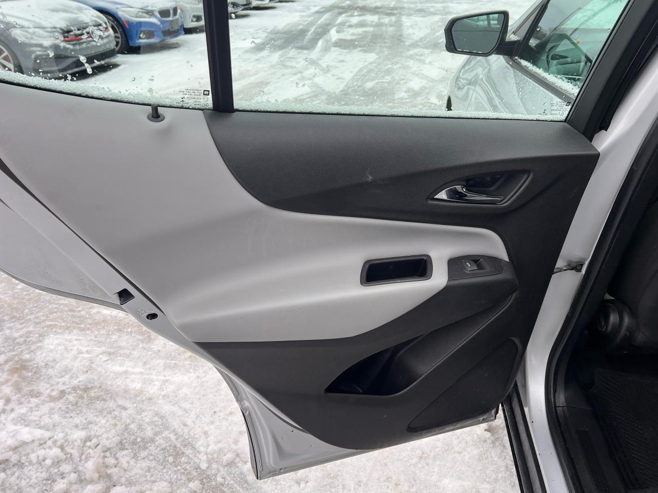 2018 Chevrolet Equinox LS Photo