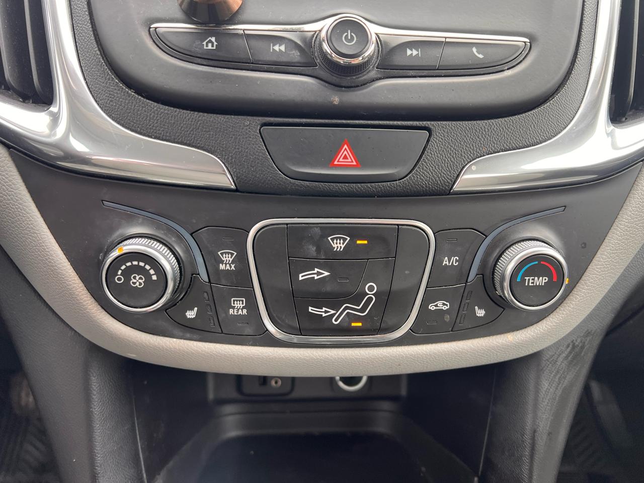 2018 Chevrolet Equinox LS Photo