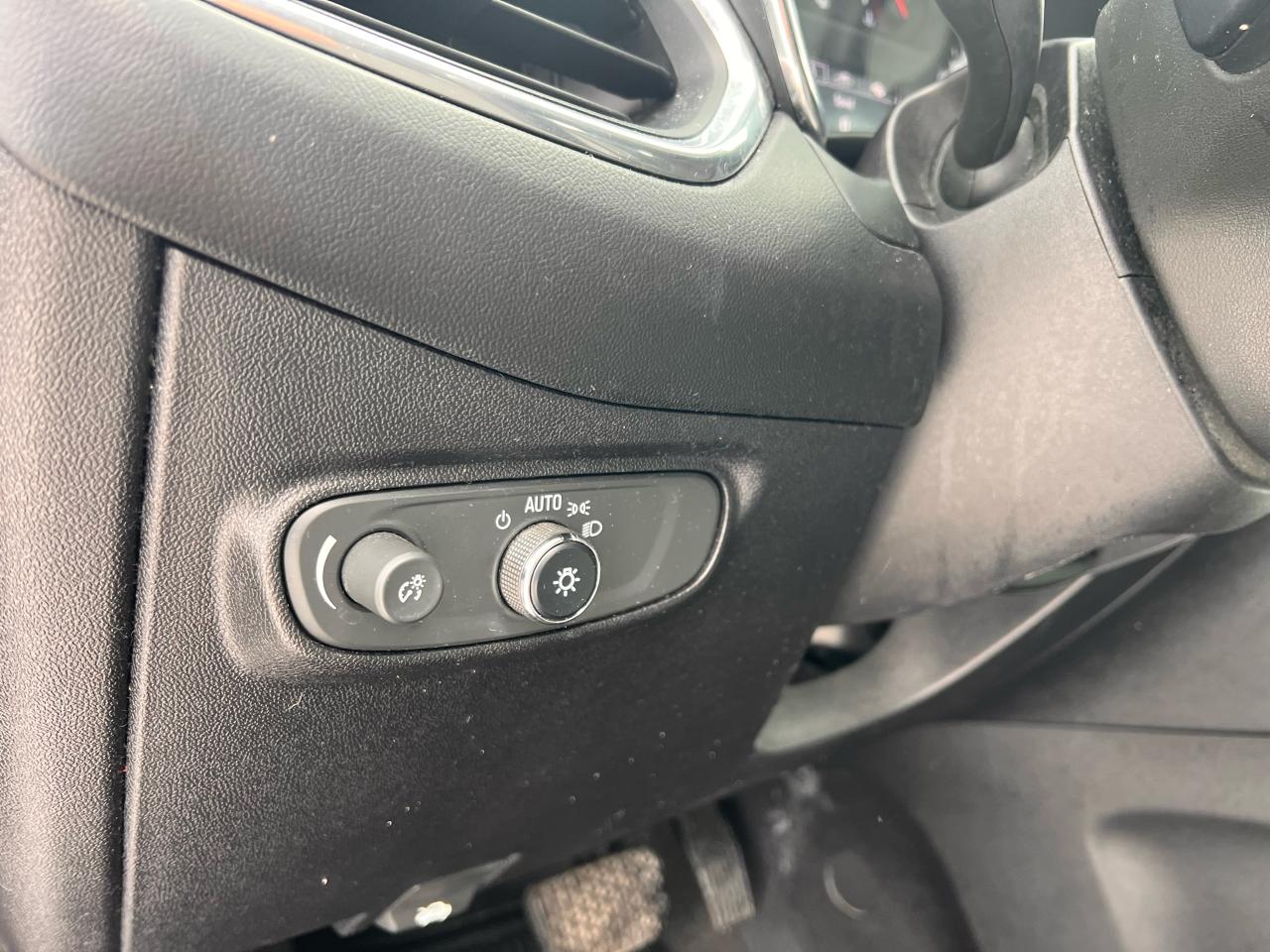 2018 Chevrolet Equinox LS Photo