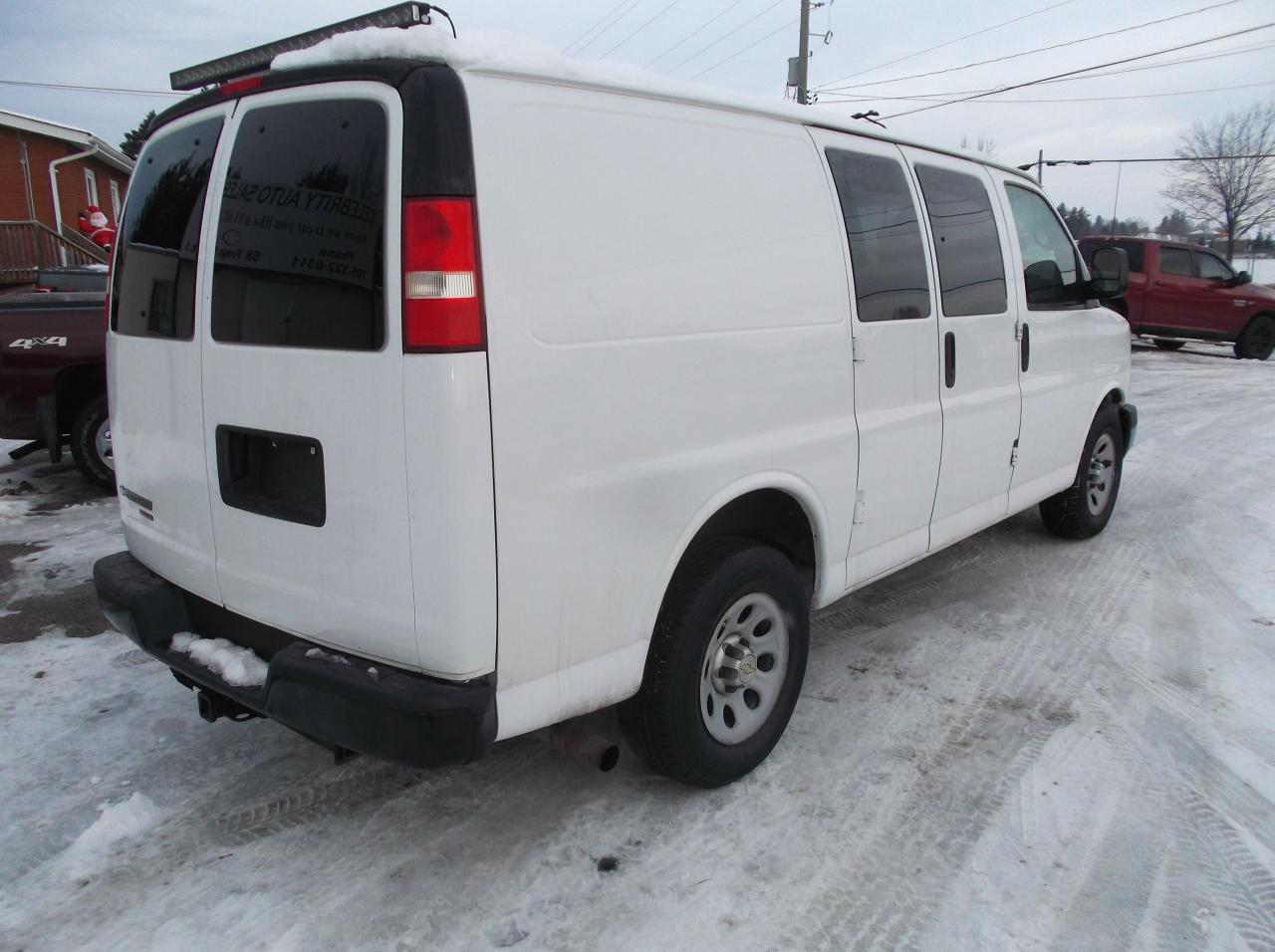 2014 Chevrolet Cargo Van EXPRESS G1500 Photo