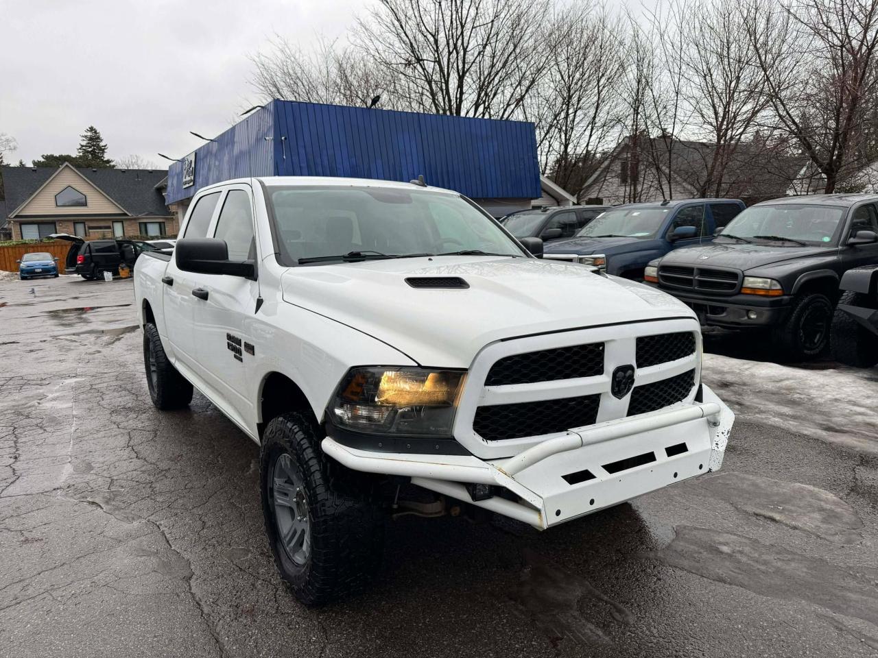 2019 RAM 1500 Classic EXPRESS 4X4 CREW CAB 5'7" BOX Photo0