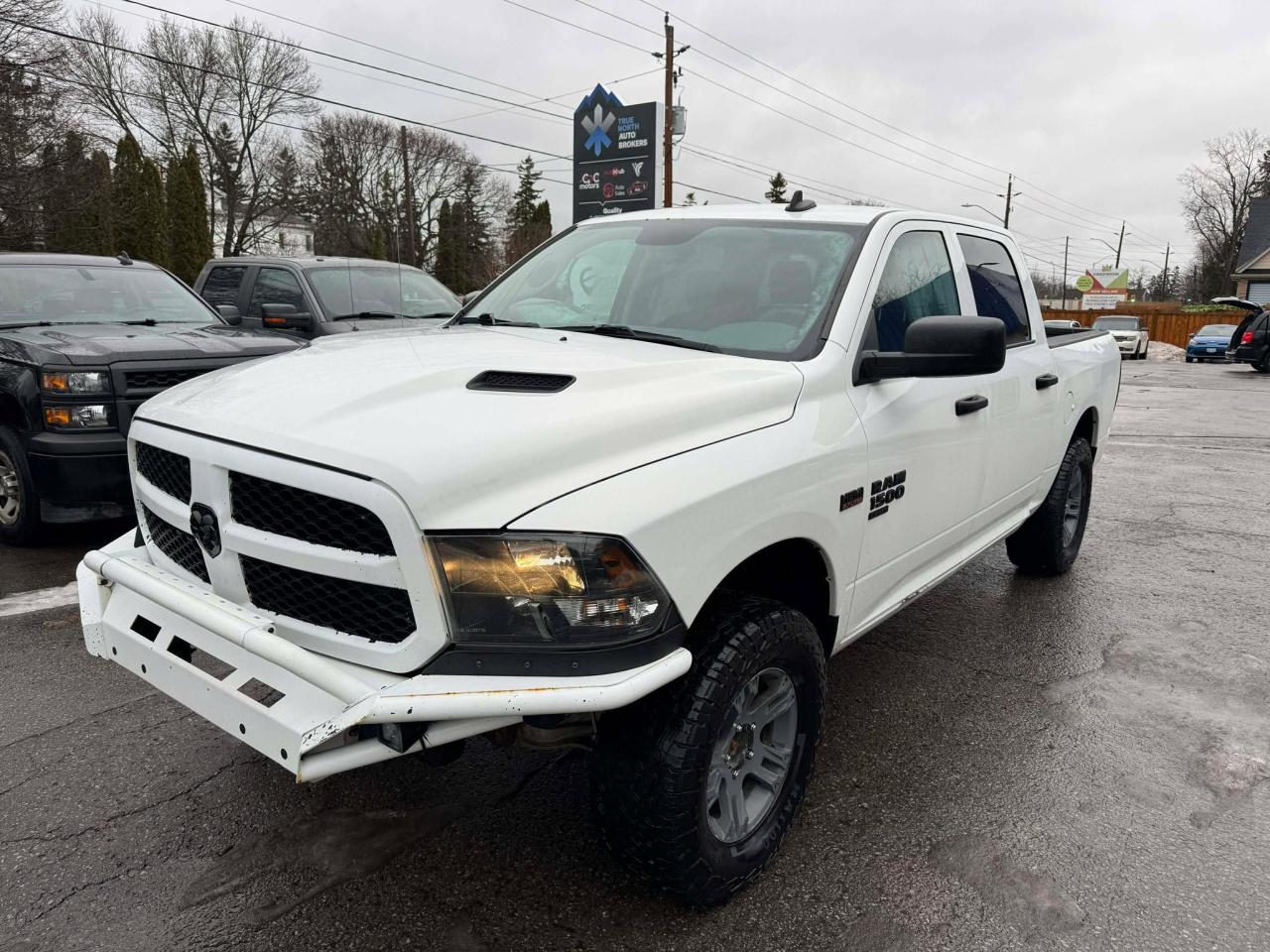 2019 RAM 1500 Classic EXPRESS 4X4 CREW CAB 5'7" BOX Photo
