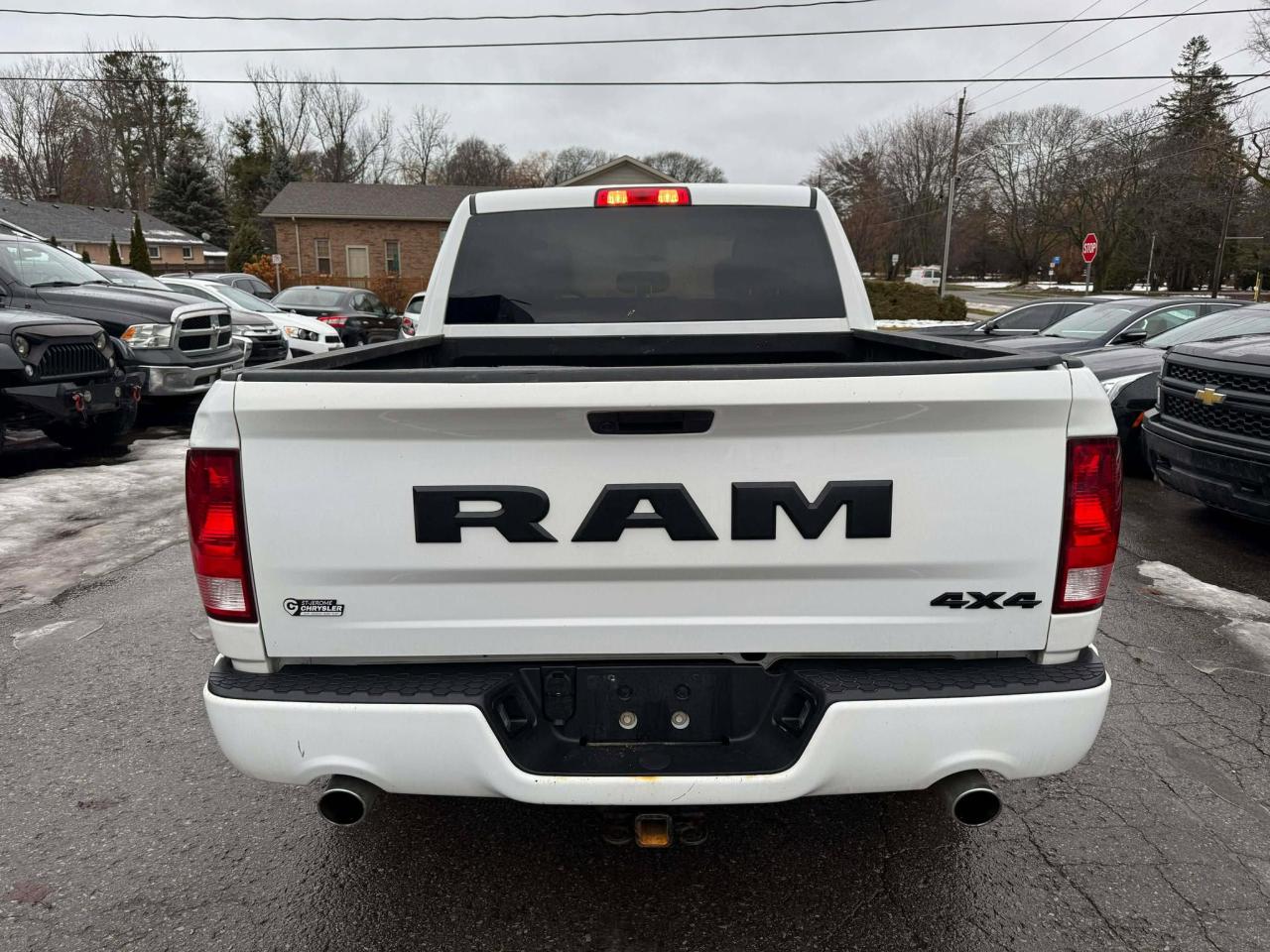 2019 RAM 1500 Classic EXPRESS 4X4 CREW CAB 5'7" BOX Photo