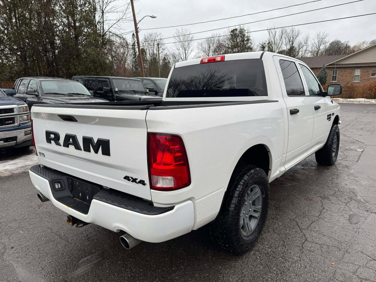 2019 RAM 1500 Classic EXPRESS 4X4 CREW CAB 5'7" BOX Photo