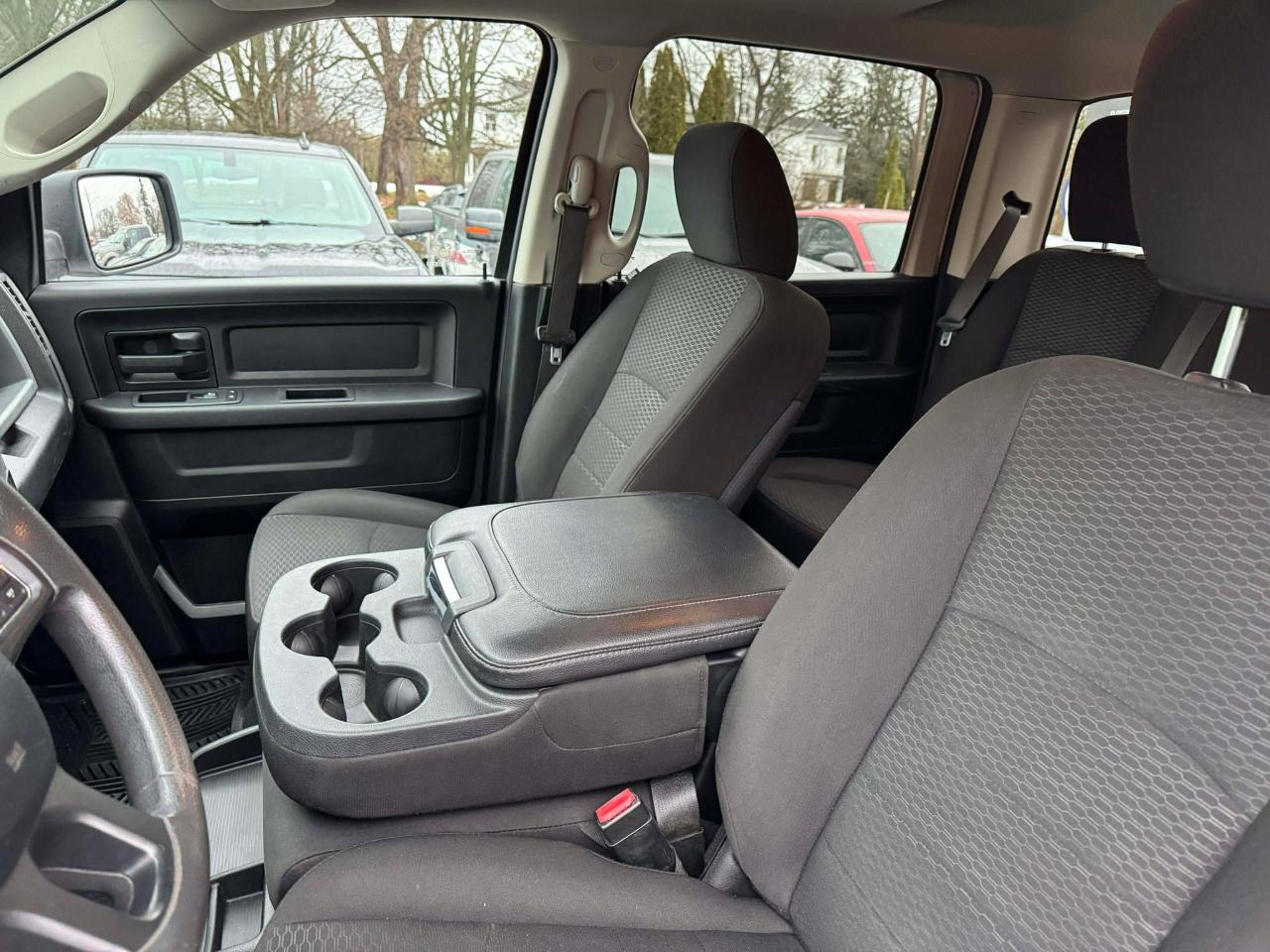 2019 RAM 1500 Classic EXPRESS 4X4 CREW CAB 5'7" BOX Photo