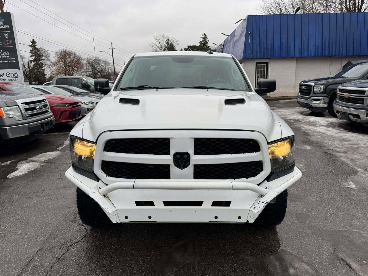 2019 RAM 1500 Classic EXPRESS 4X4 CREW CAB 5'7" BOX Photo