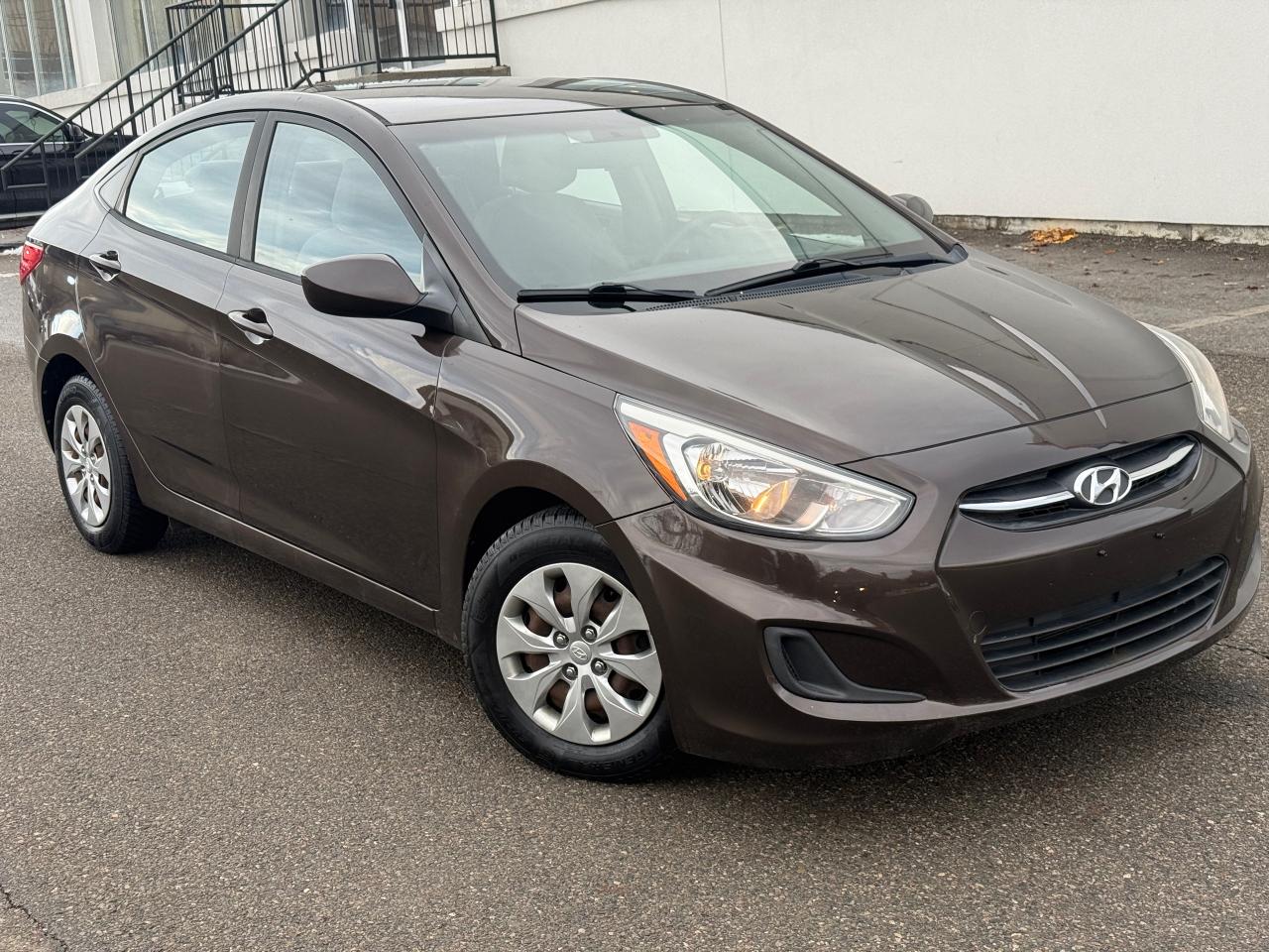 2015 Hyundai Accent GL Photo