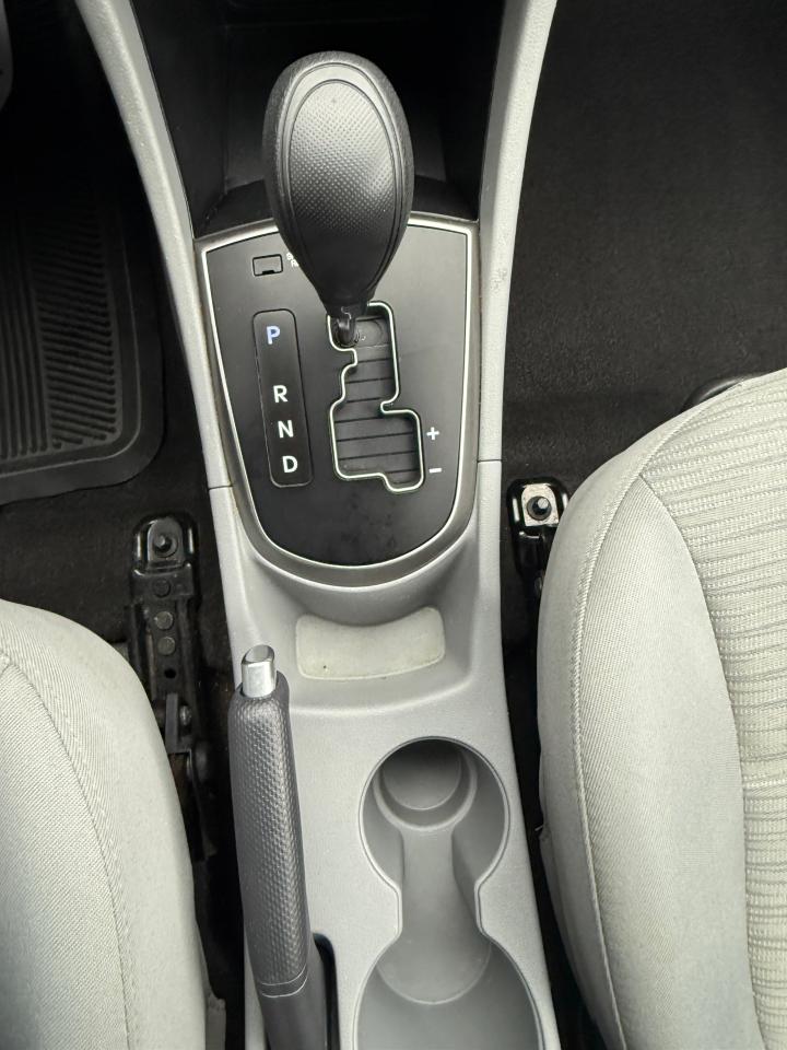 2015 Hyundai Accent 4dr Sdn Auto GL Photo