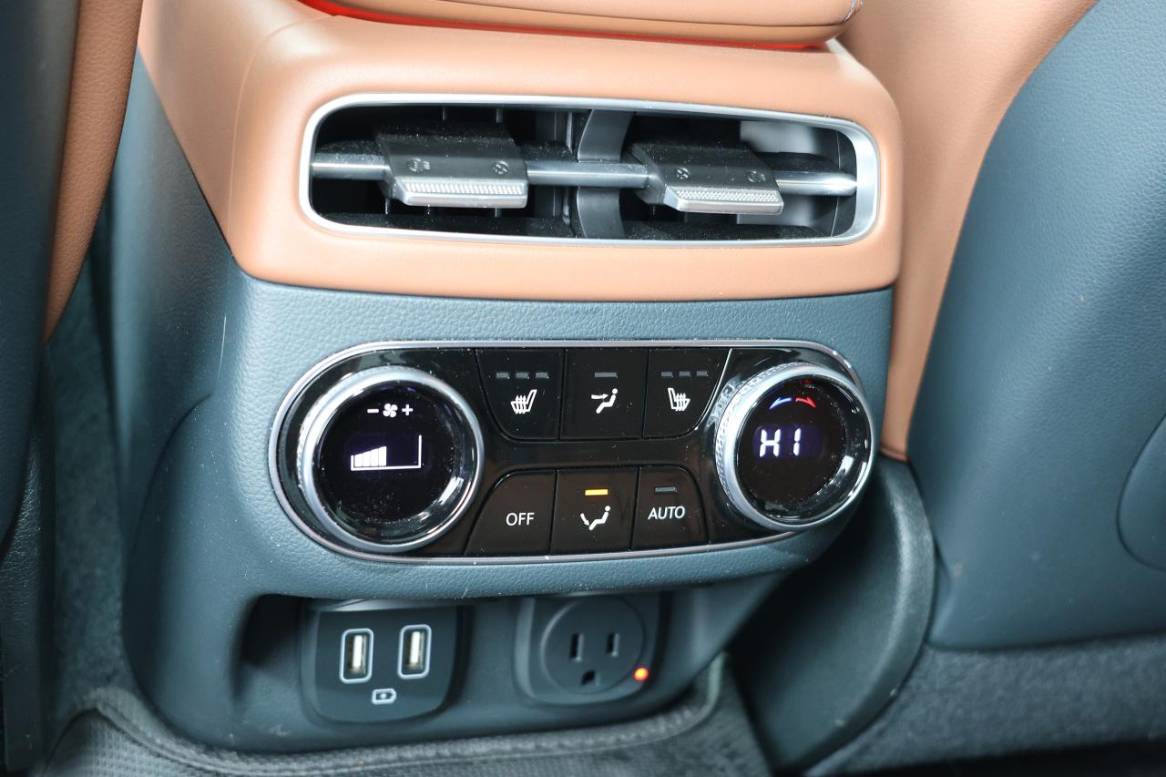 2023 Genesis GV70 2.5T Advanced Plus - HUD|PANOROOF|NAVI|CAMERA Photo