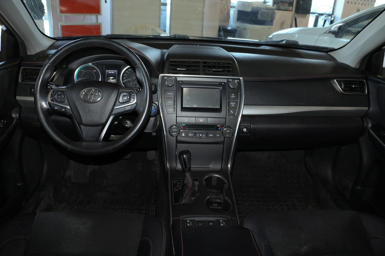 2017 Toyota Camry SE HYBRID - AS IS * AS TRADED Photo