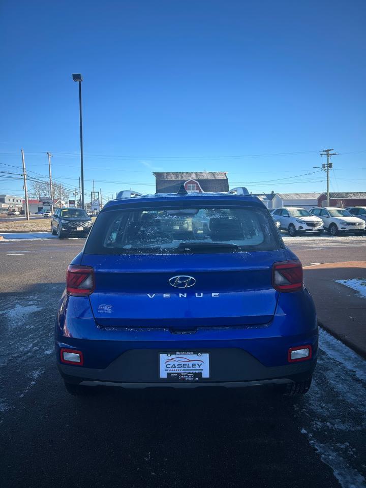 2022 Hyundai Venue Ultimate Photo4