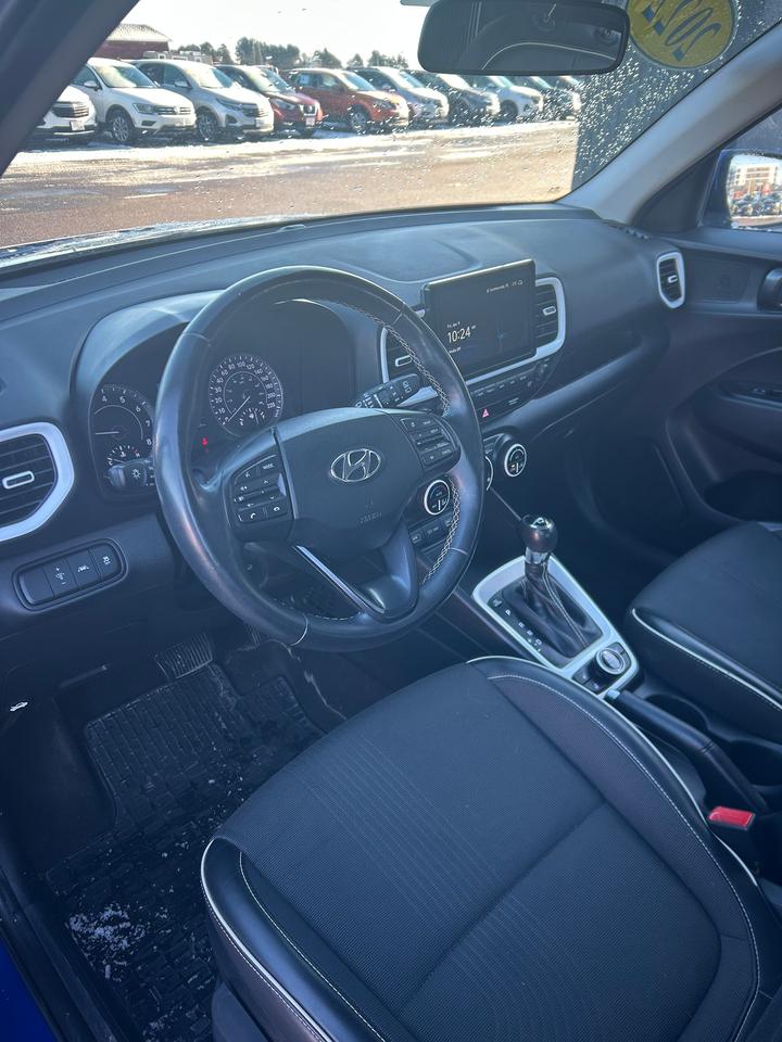 2022 Hyundai Venue Ultimate Photo