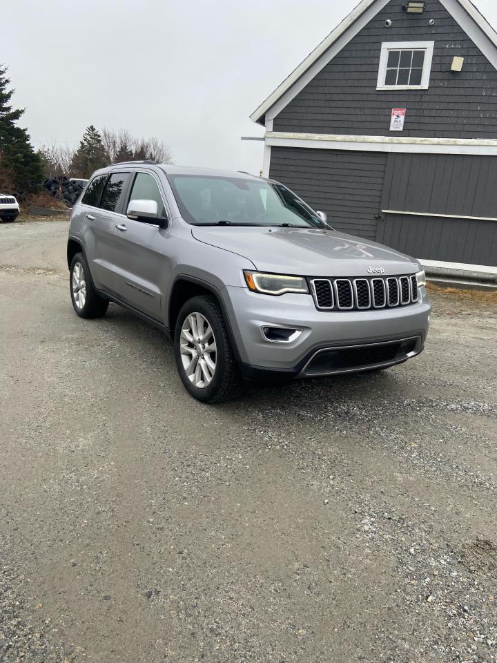 2017 Jeep Grand Cherokee Limited Photo3