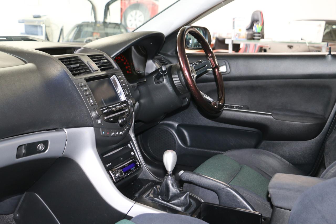 2005 Honda Accord EURO R CL7 - RHD|K20A|RECARO|MOMO|CAMERA Photo