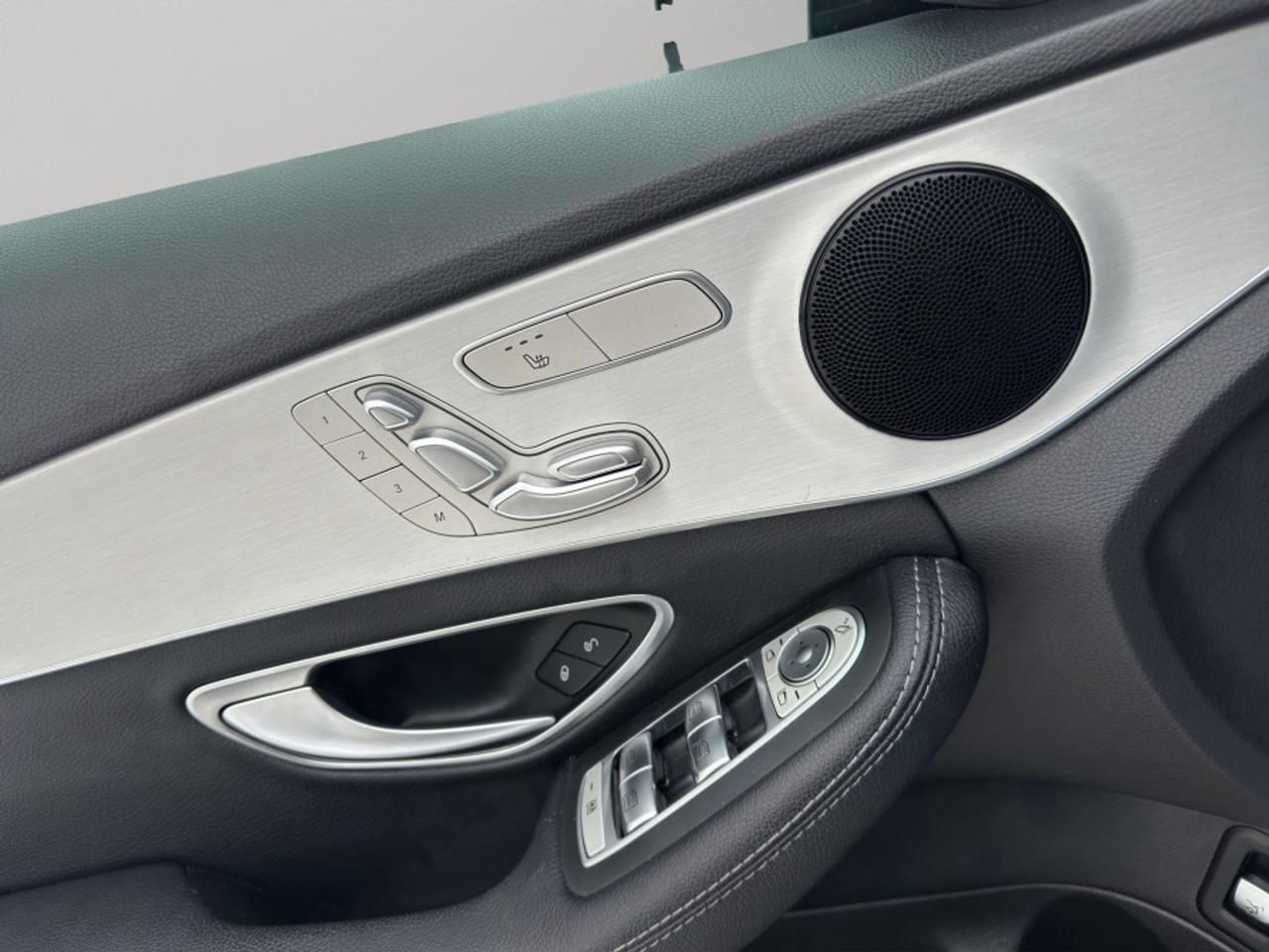 2019 Mercedes-Benz C-Class C300 Photo