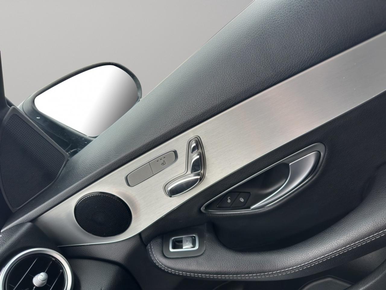 2019 Mercedes-Benz C-Class C300 Photo