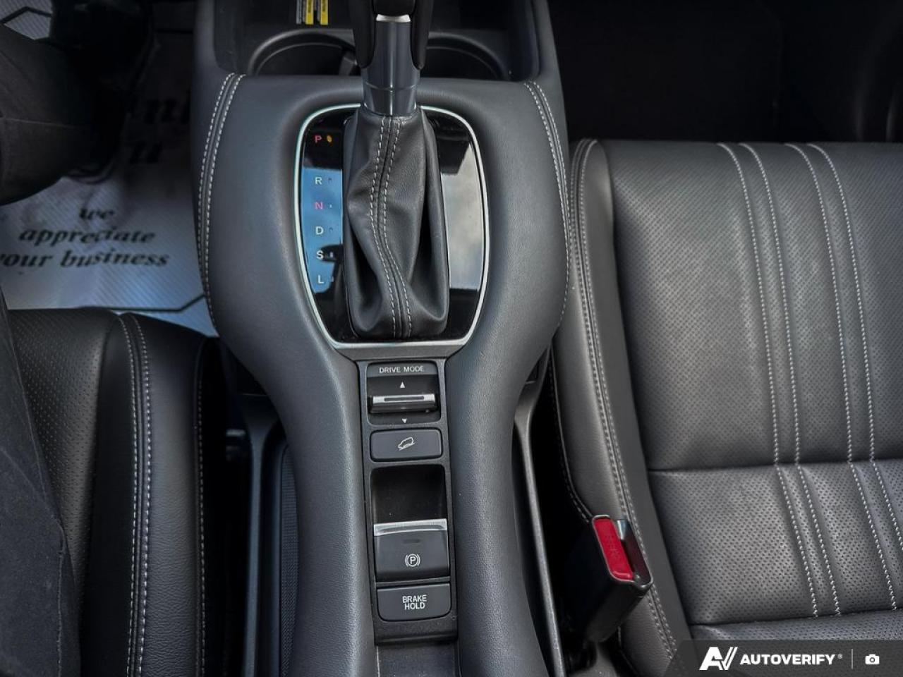 2023 Honda HR-V EX-L / LEATHER / ROOF / NAV / BLINDSPOT / AWD Photo