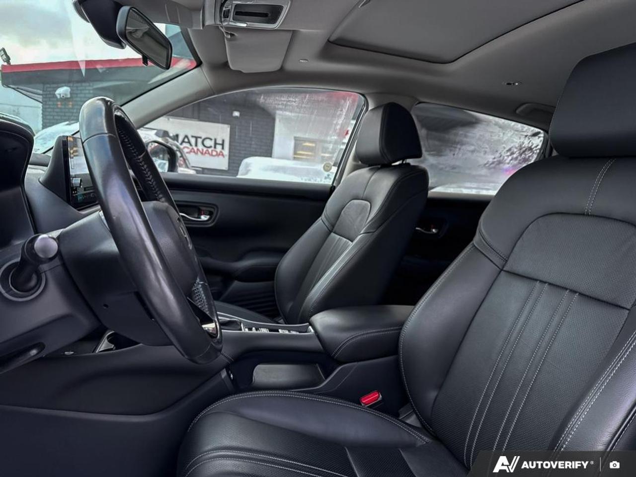 2023 Honda HR-V EX-L / LEATHER / ROOF / NAV / BLINDSPOT / AWD Photo