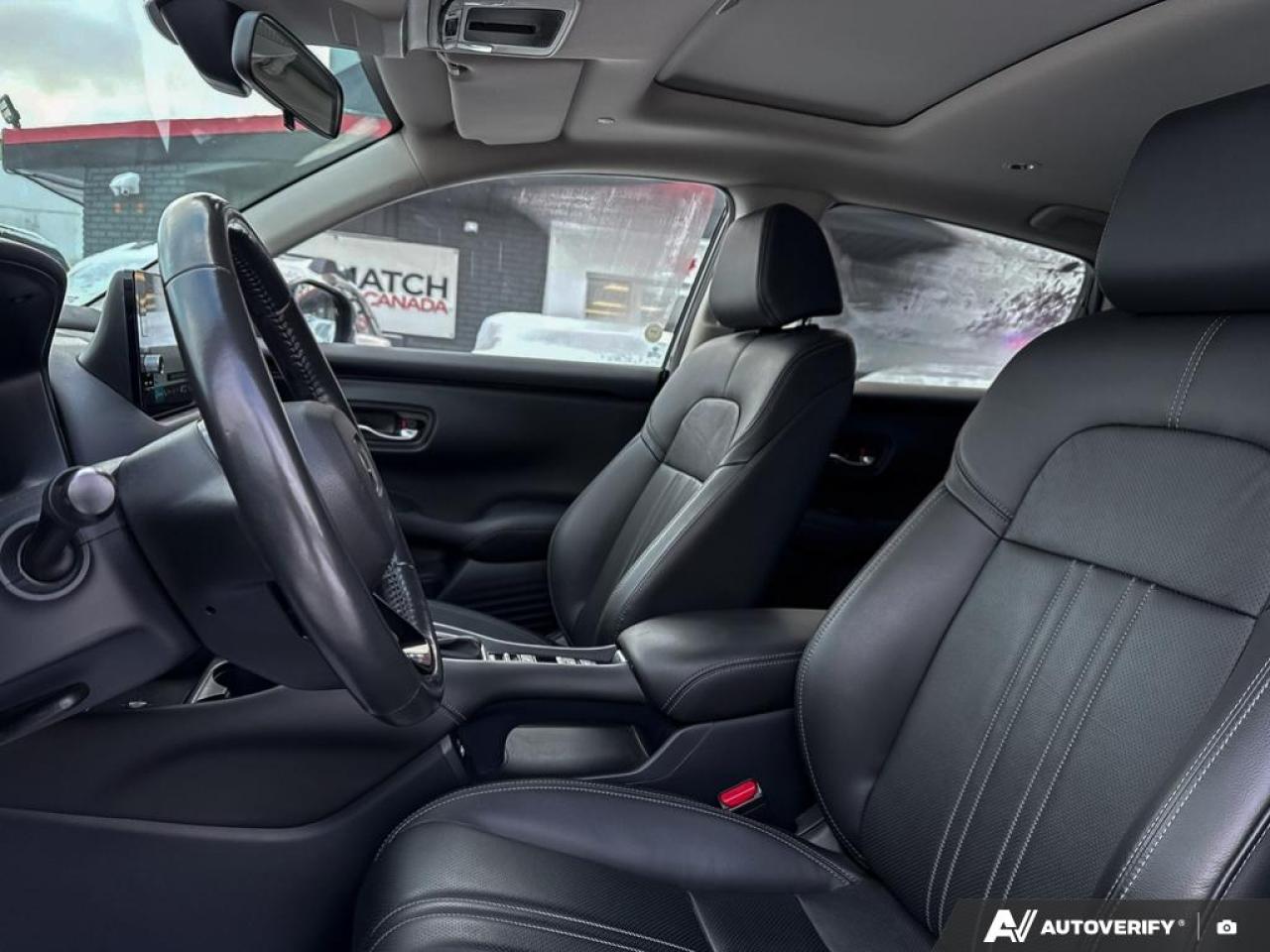 2023 Honda HR-V EX-L / LEATHER / ROOF / NAV / BLINDSPOT / AWD Photo