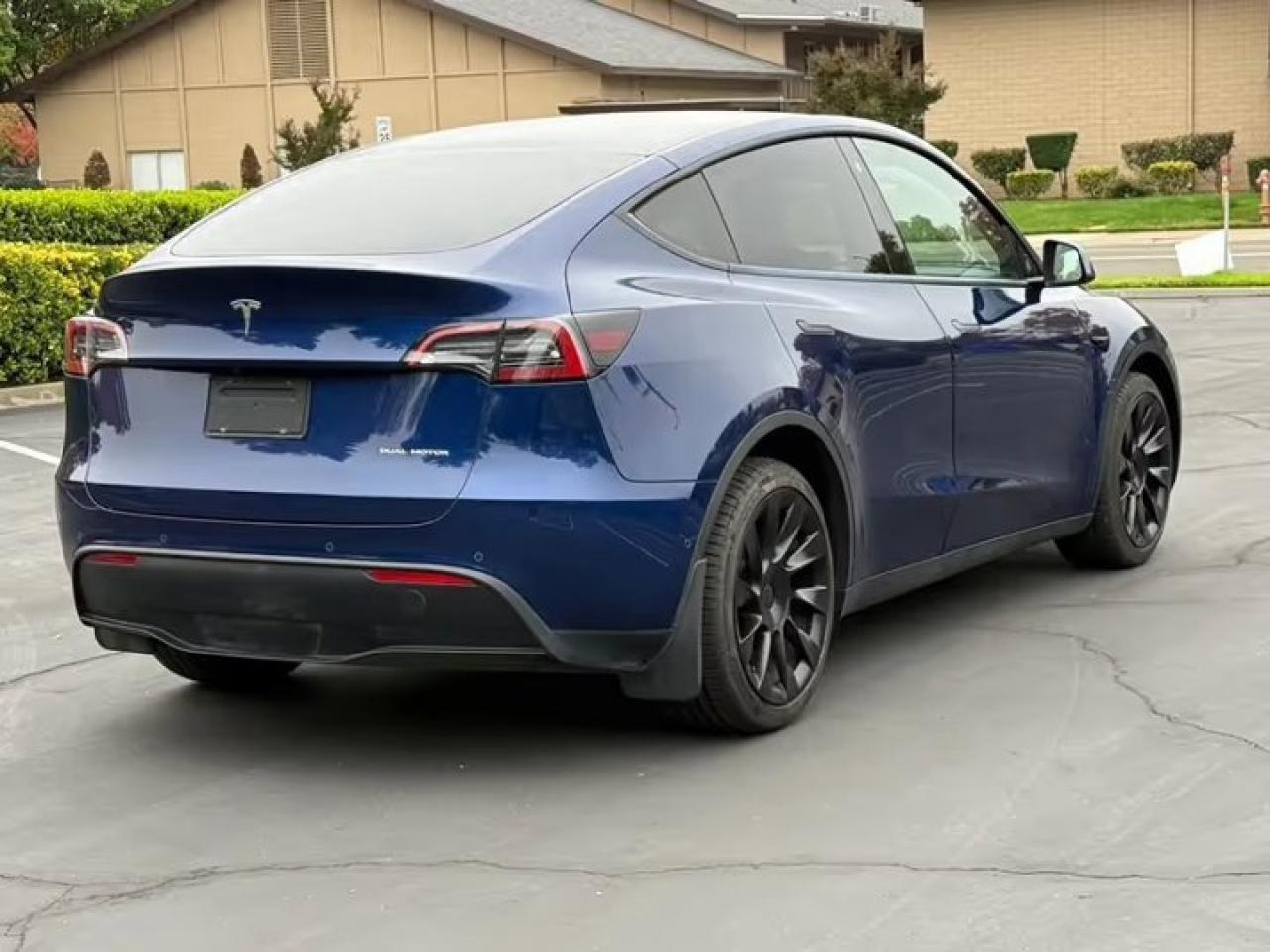 2022 Tesla Model Y LONG RANGE Photo