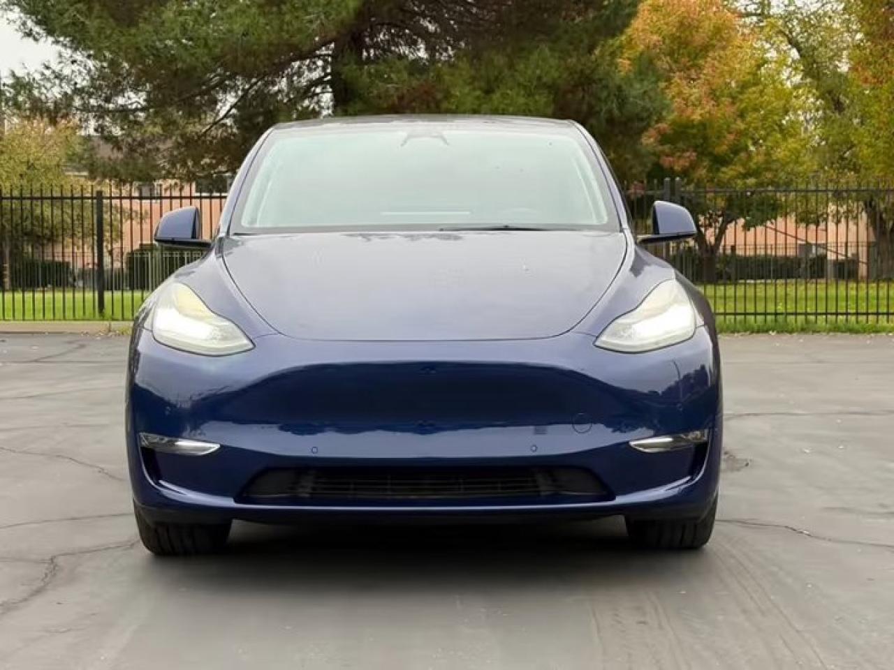 2022 Tesla Model Y LONG RANGE Photo3