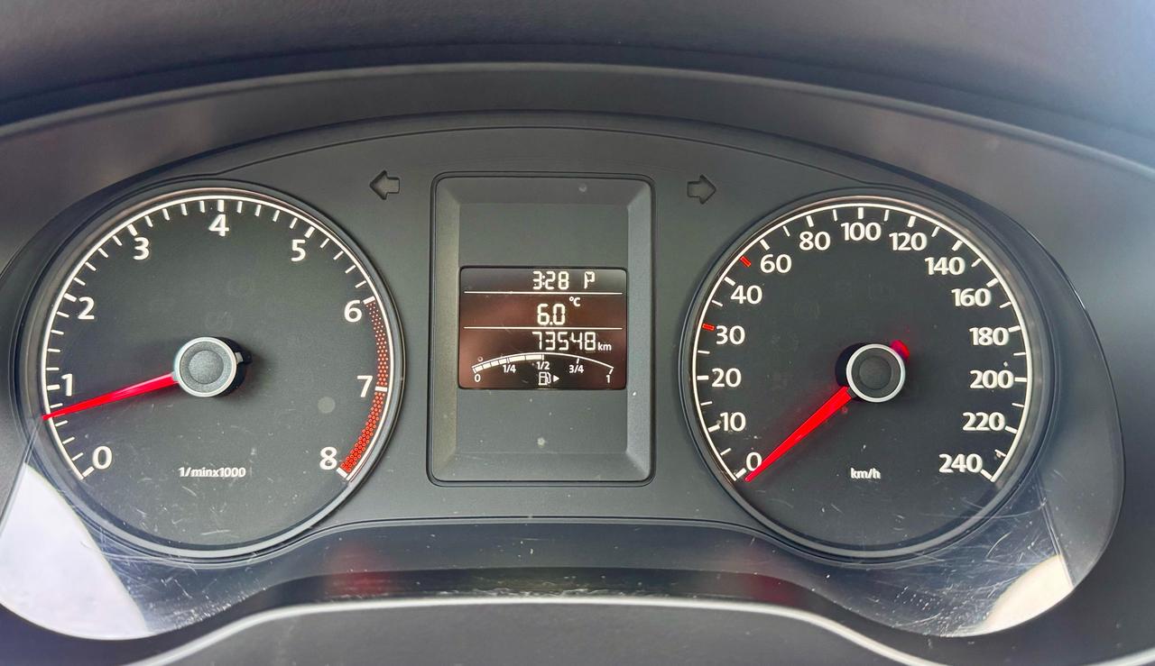 2013 Volkswagen Jetta FINANCING AVAILABLE Photo11