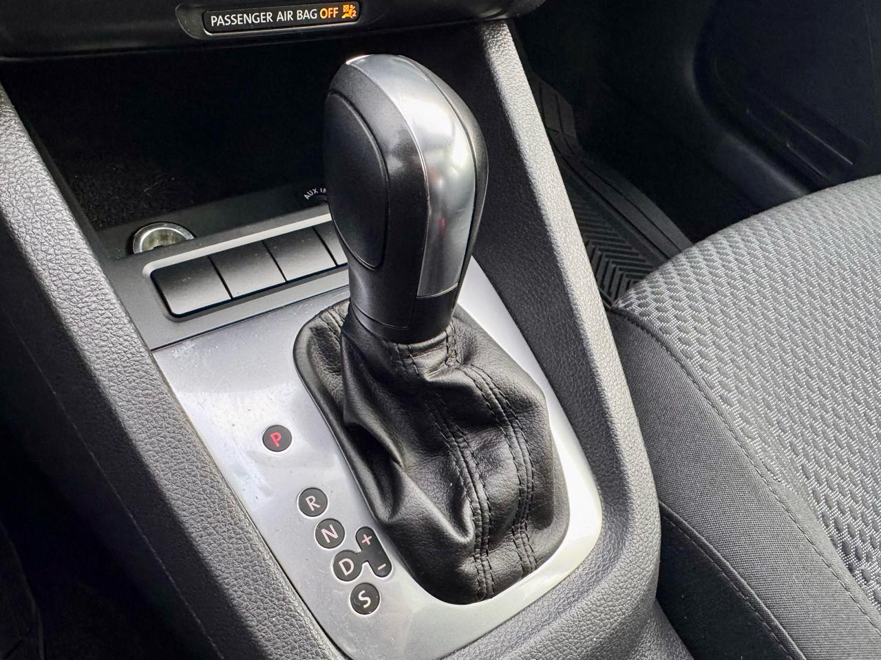 2013 Volkswagen Jetta FINANCING AVAILABLE Photo12