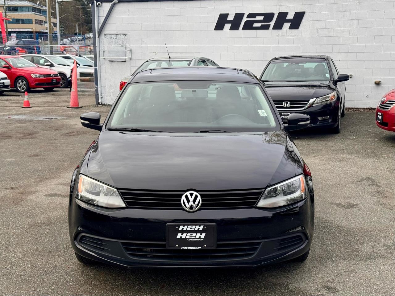 2013 Volkswagen Jetta FINANCING AVAILABLE Photo2