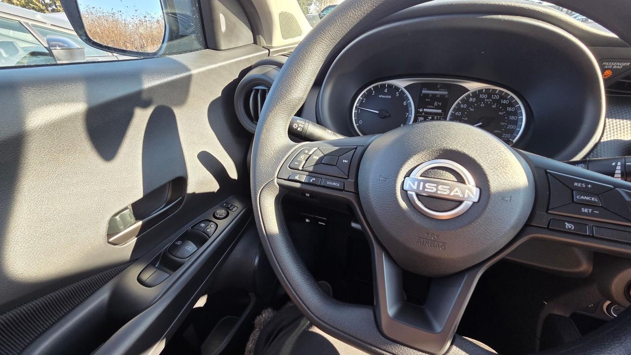 2025 Nissan Kicks S Photo