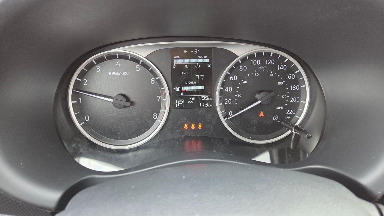 2025 Nissan Kicks S Photo