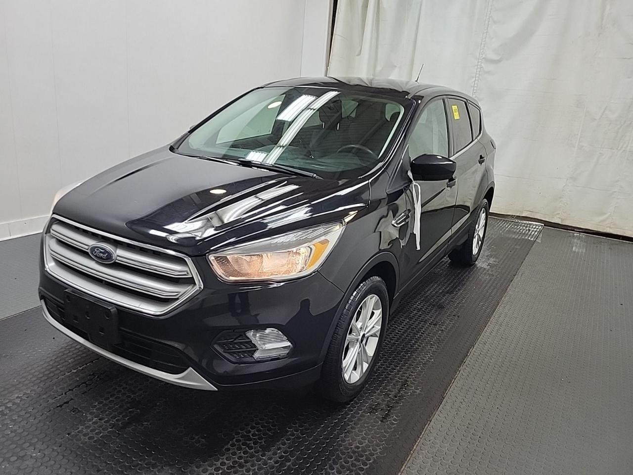 2019 Ford Escape SE Photo0