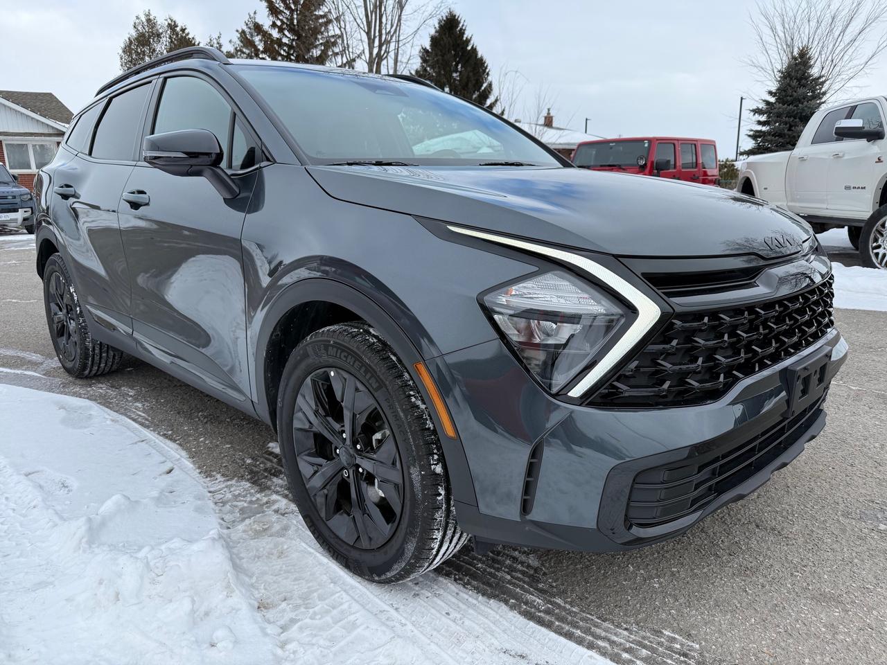 2025 Kia Sportage X-Line Leather! AutoStart! CarPlay! Photo