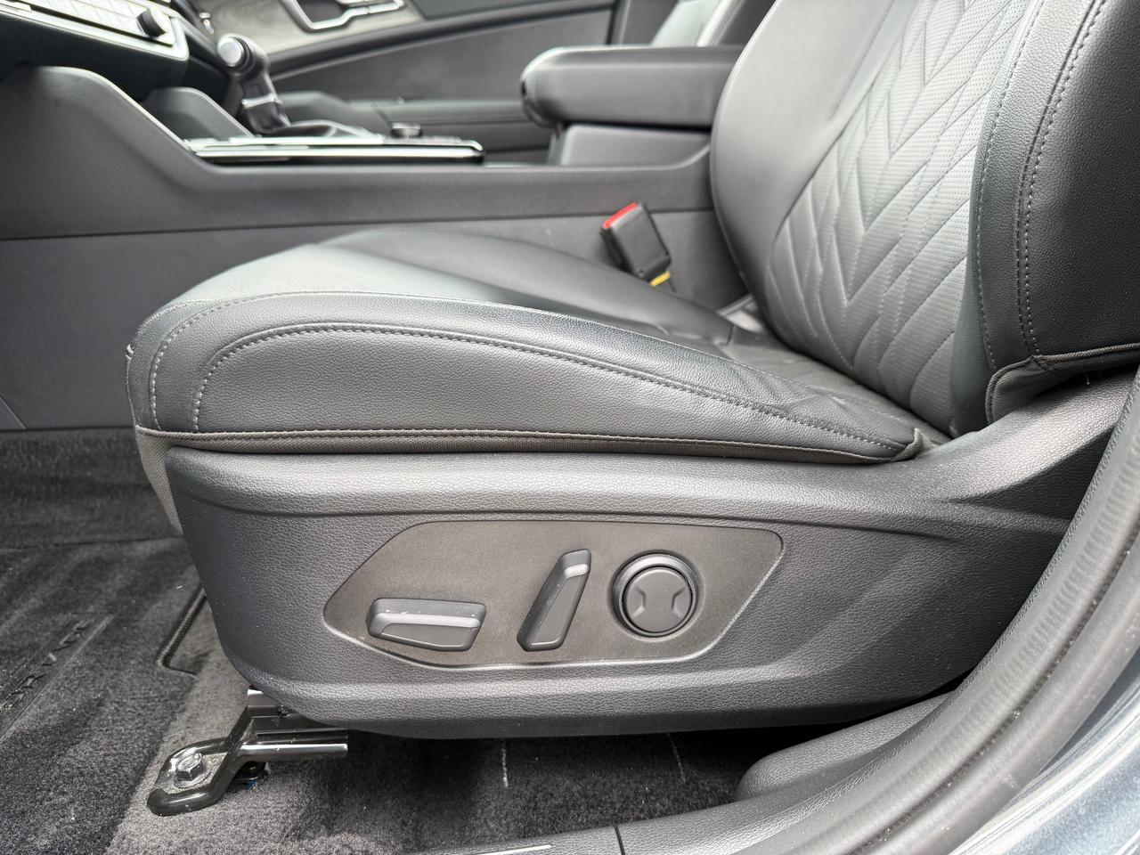 2025 Kia Sportage X-Line Leather! AutoStart! CarPlay! Photo