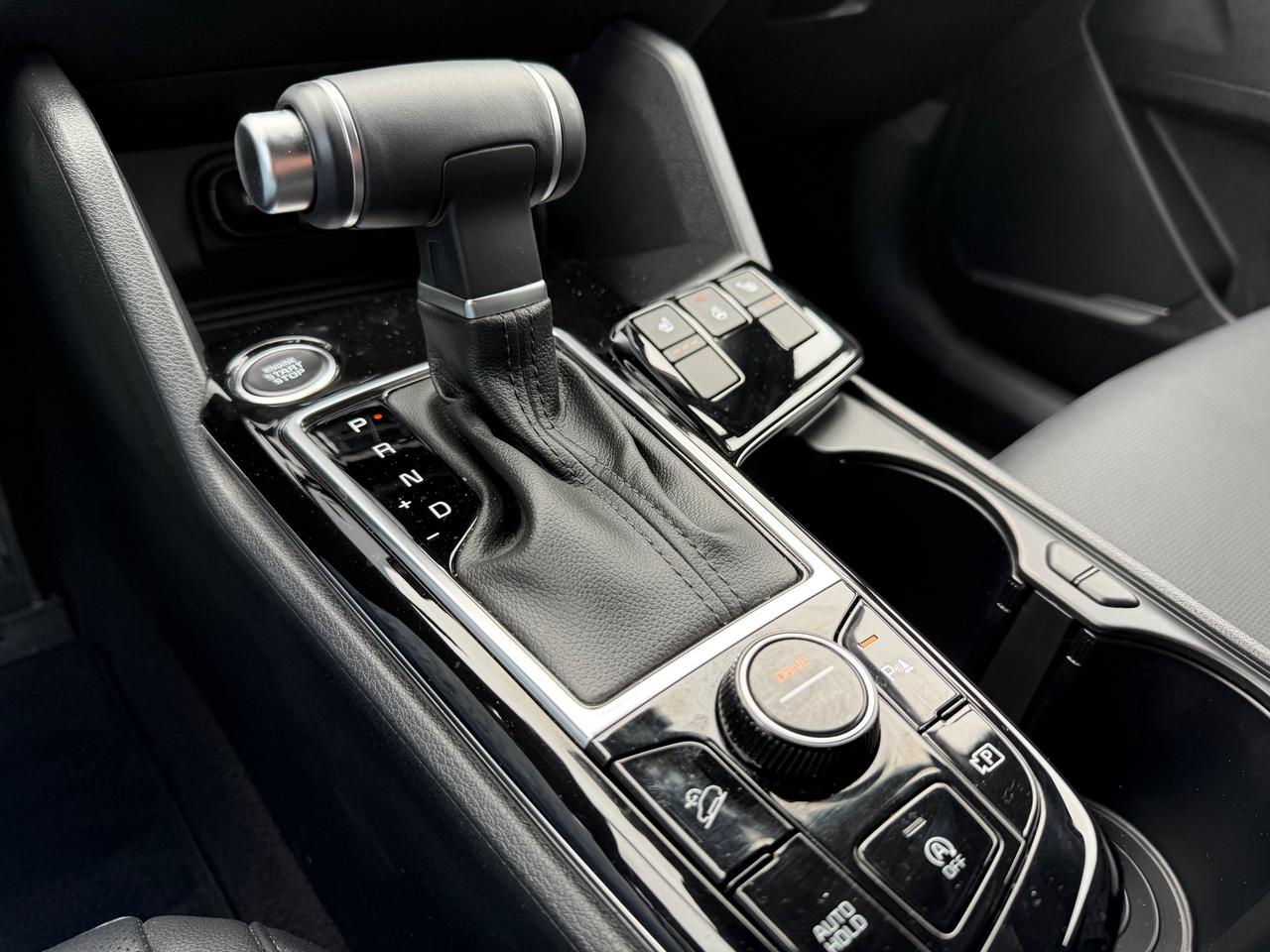 2025 Kia Sportage X-Line Leather! AutoStart! CarPlay! Photo