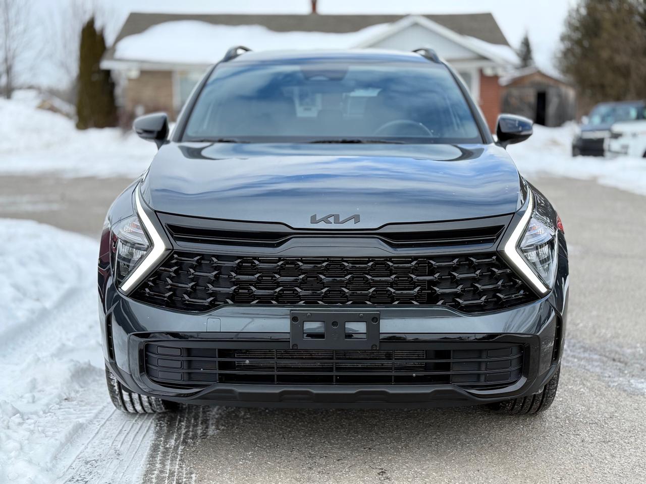 2025 Kia Sportage X-Line Leather! AutoStart! CarPlay! Photo