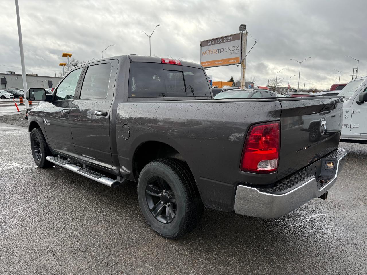 2014 RAM 1500 SLT V6! AutoStart! Crew! Photo