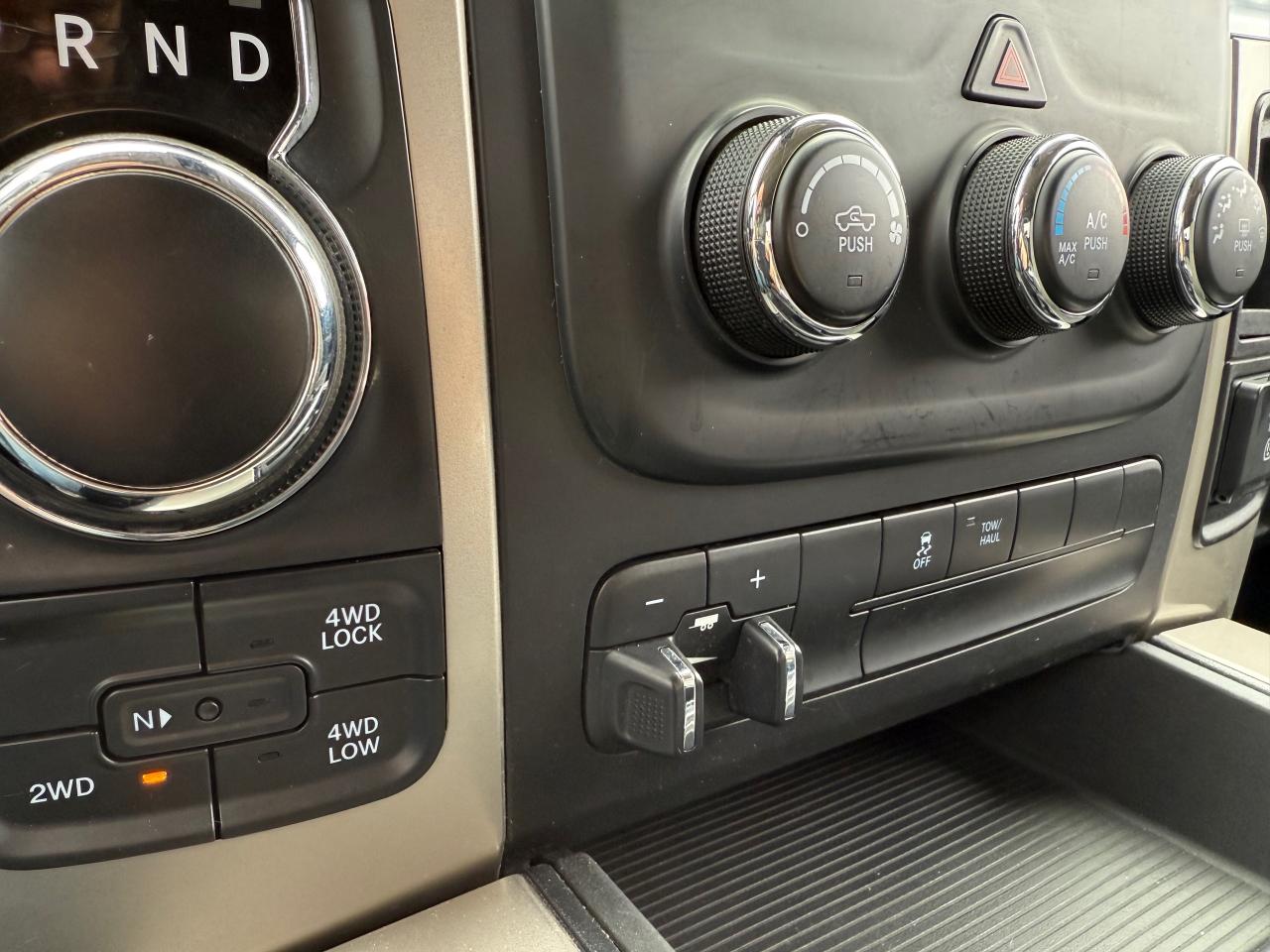 2014 RAM 1500 SLT V6! AutoStart! Crew! Photo