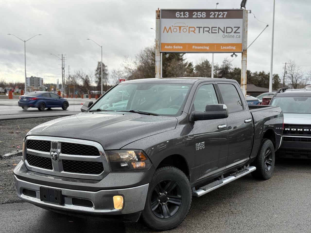 2014 RAM 1500 SLT V6! AutoStart! Crew! Photo