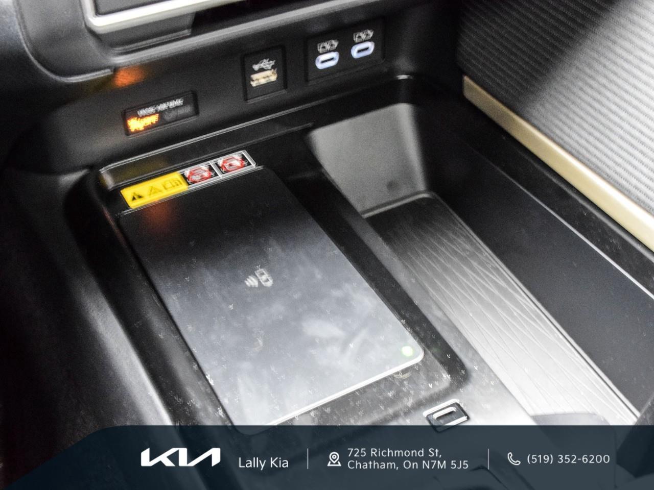 2026 Toyota Camry SE New Arrival | Hybrid | Low KMs | Clean CarFax Photo