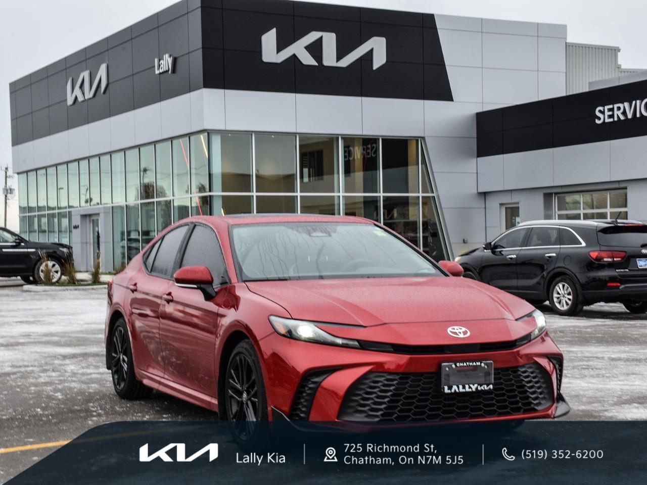 2026 Toyota Camry SE New Arrival | Hybrid | Low KMs | Clean CarFax Photo