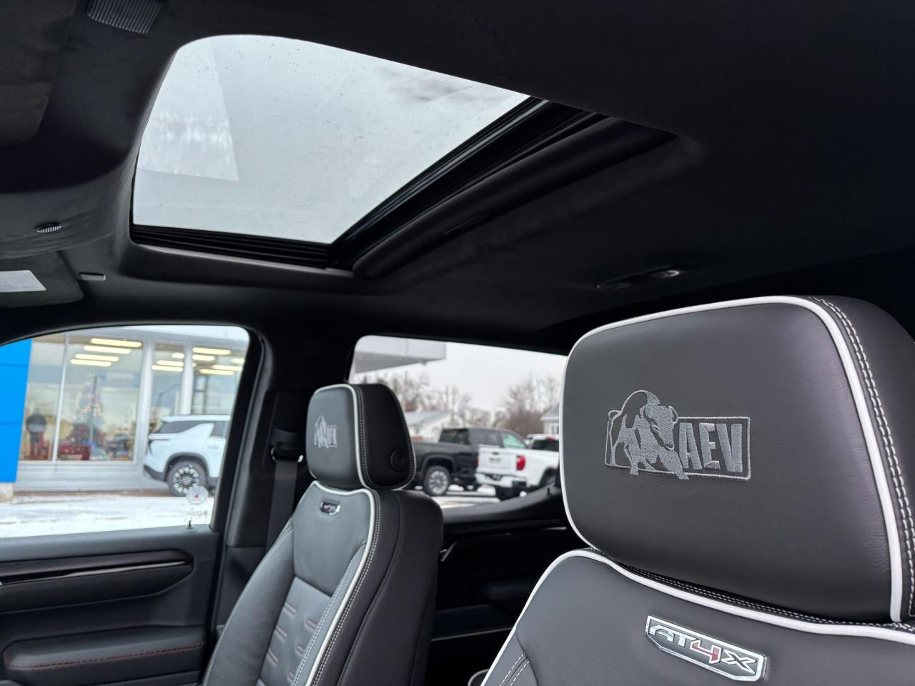 2026 GMC Sierra 1500 2026 GMC Sierra AT4-X Crew Cab 4WD Photo