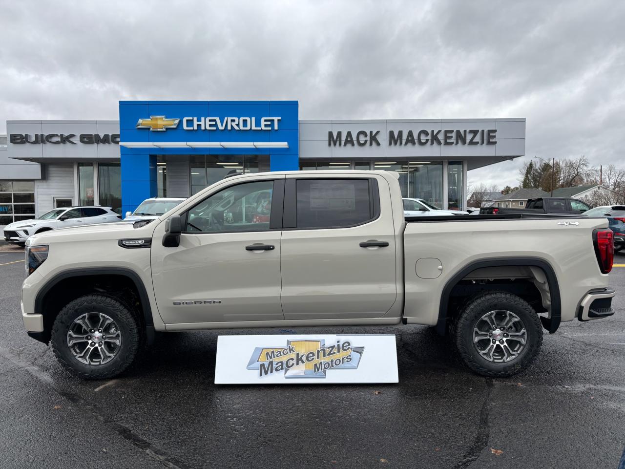 2026 GMC Sierra 1500 2026 GMC Sierra Pro Crew Cab 4WD Photo3