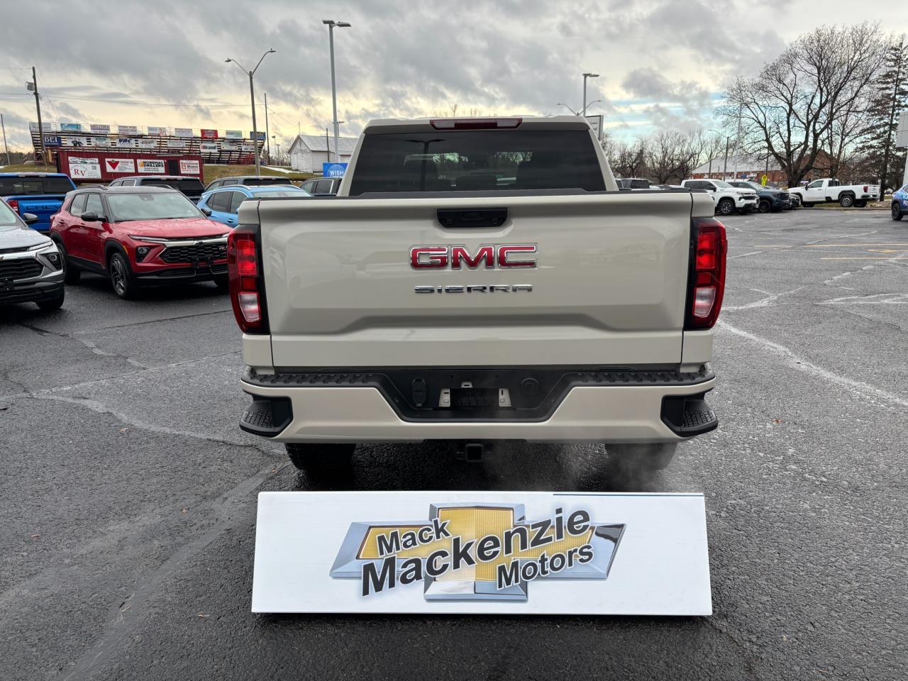 2026 GMC Sierra 1500 2026 GMC Sierra Pro Crew Cab 4WD Photo