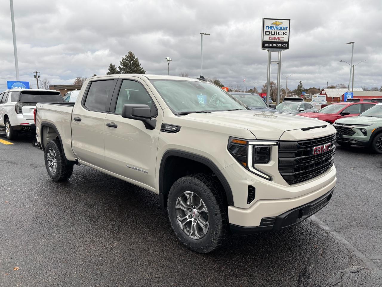 2026 GMC Sierra 1500 2026 GMC Sierra Pro Crew Cab 4WD Photo