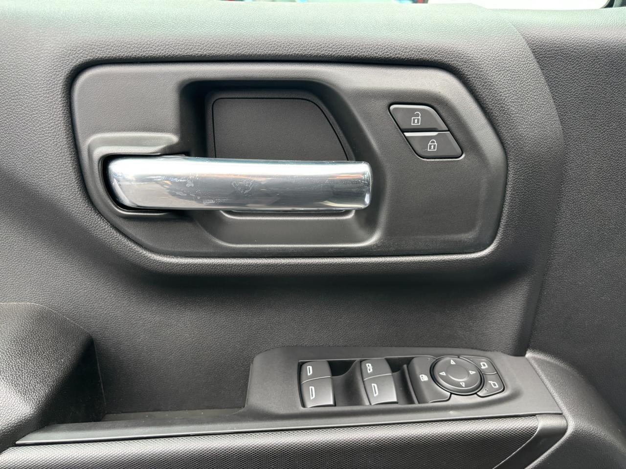 2026 GMC Sierra 1500 2026 GMC Sierra Pro Crew Cab 4WD Photo